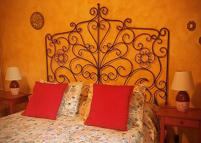 Casa rural La Casa Roja del Escorial, alojamiento con jardín en la Sierra de Guadarrama