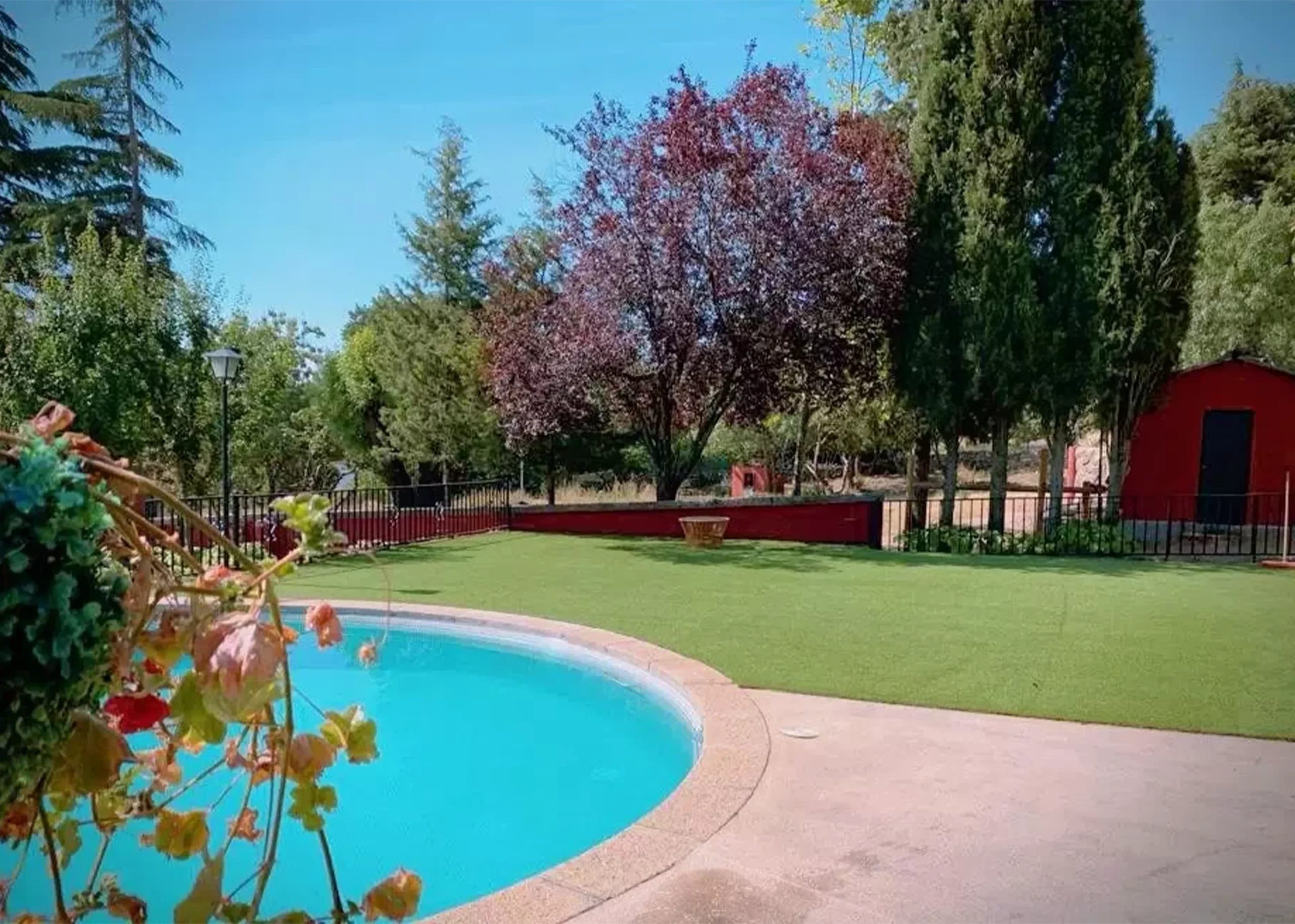 Casa rural La Casa Roja del Escorial, alojamiento con jardín en la Sierra de Guadarrama
