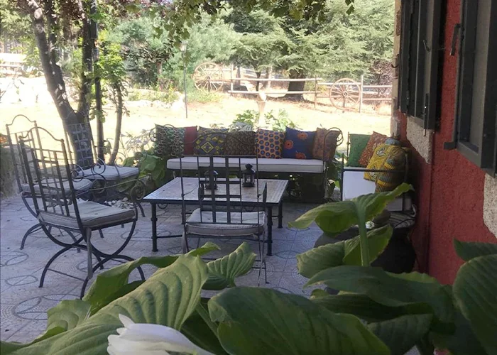 Casa rural La Casa Roja del Escorial, alojamiento con jardín en la Sierra de Guadarrama