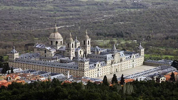 Casa rural La Casa Roja del Escorial, alojamiento con jardín en la Sierra de Guadarrama
